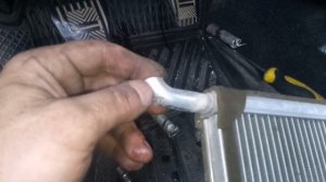 Замена радиатора печки Гранты. Попытка со снятием торпеды не удалась,пришлось резать трубки.