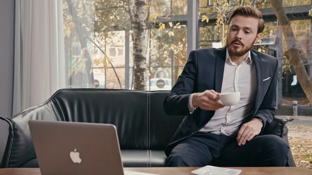 Matvey — умный голосовой помощник для amoCRM смотреть онлайн