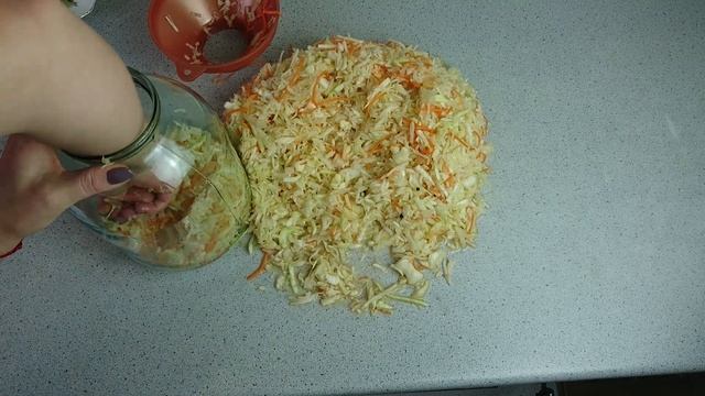 КВАШЕНАЯ КАПУСТА САМАЯ ВКУСНАЯ И ПОЛЕЗНАЯ В СОБСТВЕННОМ СОКУ. БЕЗ САХАРА И МАРИНАДА. ХРУСТЯЩАЯ !!! смотреть онлайн