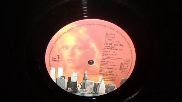 SYLVIE  VARTAN   -   PLEASE  STAY