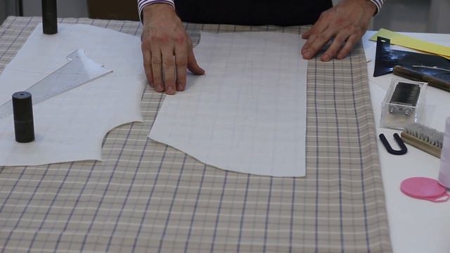 Как правильно раскроить мужскую сорочку из ткани в клетку смотреть онлайн