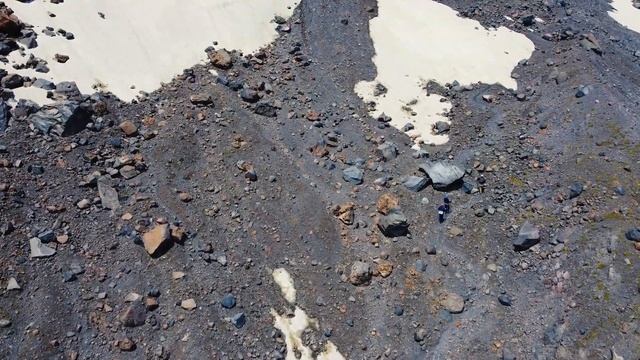 Флаг «Улыбки радуги» на Эльбрусе смотреть онлайн