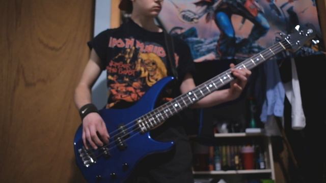 Iron Maiden - Powerslave Bass Cover смотреть онлайн