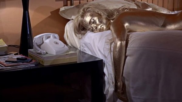 GOLDFINGER | 007 discovers Jill Masterson