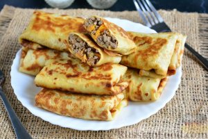 Экономная начинка.
БЛИНЫ С КУРИНОЙ ПЕЧЕНЬЮ