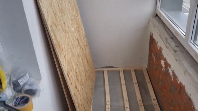 Как я бюджетно сделал полы на балконе