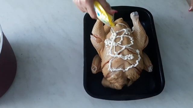 ВКУСНЕЙШАЯ МАРИНОВАННАЯ В РАССОЛЕ КУРИЦА, ЗАПЕЧЁННАЯ В ДУХОВКЕ. смотреть онлайн