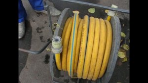 Удобная катушка для водяного шланга.