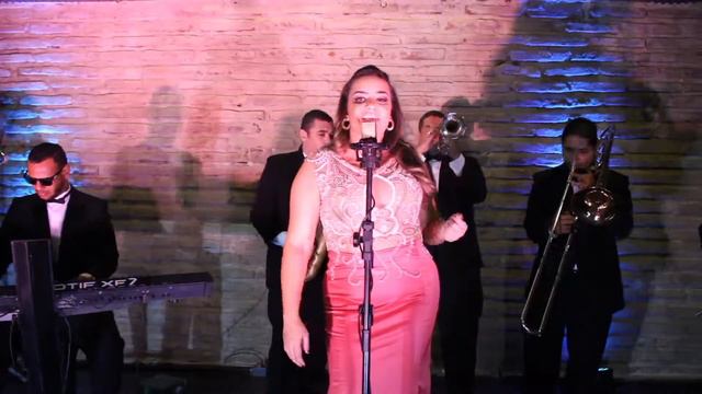Dani Verolli e Orquestra STAR - (cover) It's Raining Man смотреть онлайн