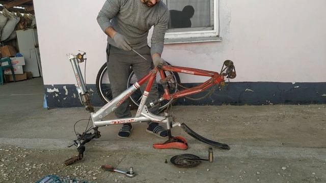 КАК ОТРЕМОНТИРОВАТЬ ВЕЛОСИПЕД. Из ржавого в новый. смотреть онлайн