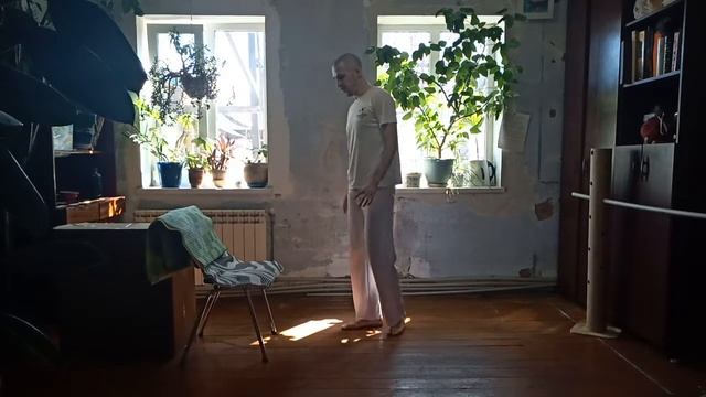 Подкачка. Ноги через стул. Версия 3 смотреть онлайн