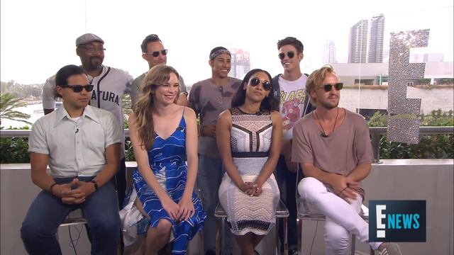 "The Flash" Brings Aboard Tom Felton | E! Red Carpet & Award Shows смотреть онлайн