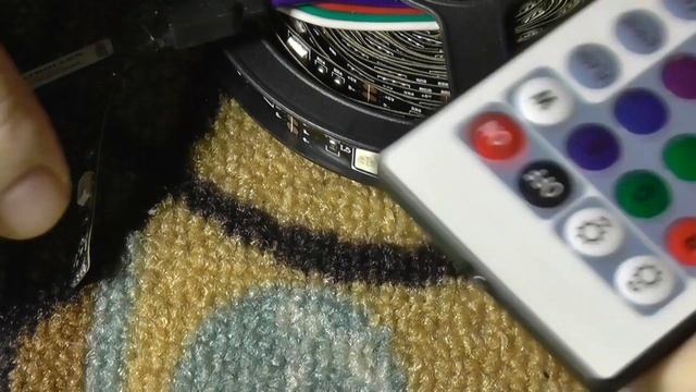 Гирлянда с пультом из Китая / LED лента RGB / Тест работы светодиодной ленты от повербанка смотреть онлайн