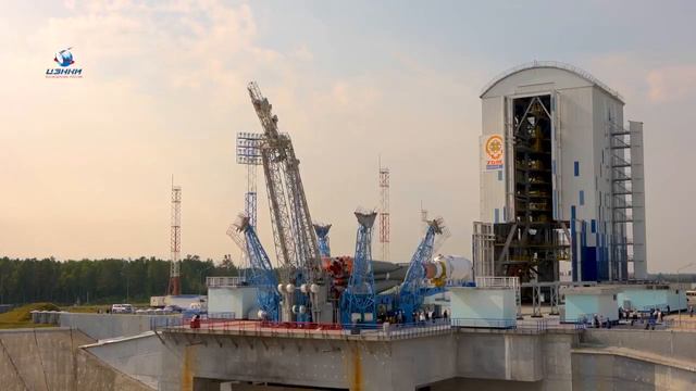 Вывоз ракеты на космодроме Восточный в Амурской области смотреть онлайн