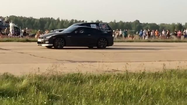 Jeep Grand Cherokee (Москва) vs Nissan GTR (Санкт-Петербург) смотреть онлайн