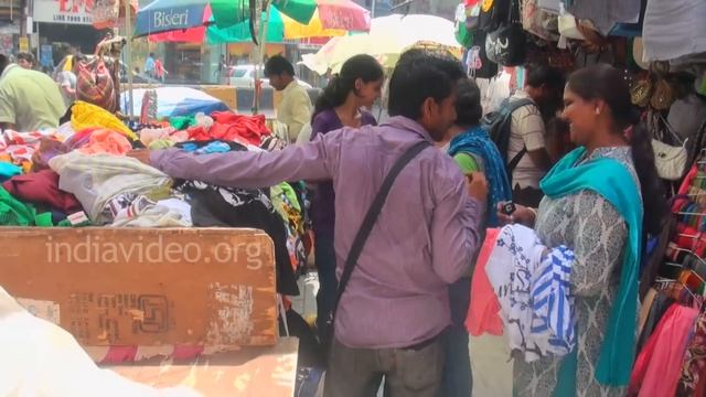 Clothing market, Bandra, Mumbai смотреть онлайн
