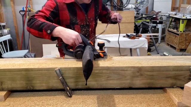 Testing out the new electric hand plane. смотреть онлайн