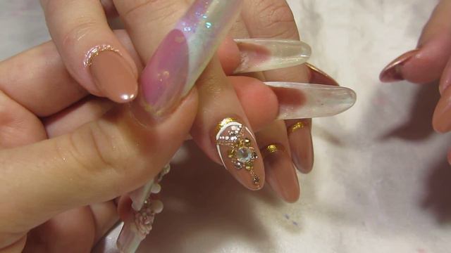 Коррекция, покрытие ногтей гель лаком, жнмчужная втирка, Swarovski, Swarovski pixie смотреть онлайн