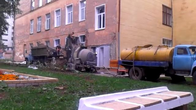 Подача раствора насосом