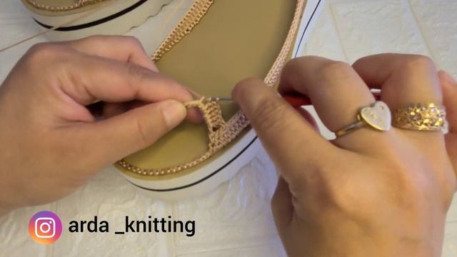 Вязаный тапочки. Қазақша тоқыма. Шлепанцы крючком. смотреть онлайн