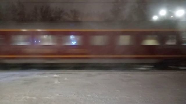 Электровоз эп2к-211 с Красной стрелой Колпино смотреть онлайн