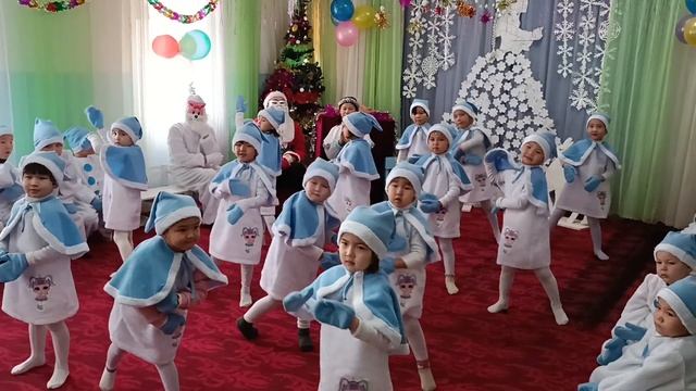 Детский сад "Шумкар". Танец" jingles bells rock" смотреть онлайн