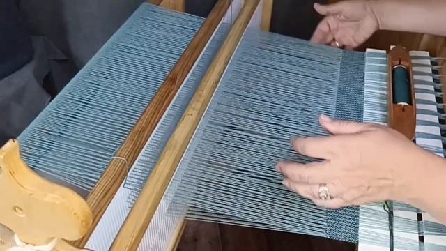 Ткачество. Техника для уплотнения полотна на настольном ткацком станке с двумя бëрдо смотреть онлайн