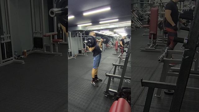 Подъём на бицепс обратным хватом 40 кг на 2 смотреть онлайн