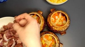 Вкусное Мясо в Горшочках с Картошкой – отличное вариант для Обеда или Ужина! #жаркое #мясовгоршочка