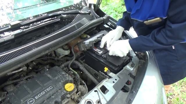 Замена АКБ на Opel Meriva смотреть онлайн