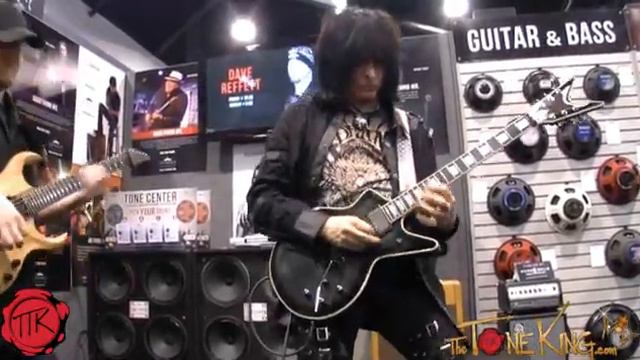 Michael Angelo Batio LIVE w/ Dave Reffett @ EMINENCE Speakers : NAMM 2013 смотреть онлайн