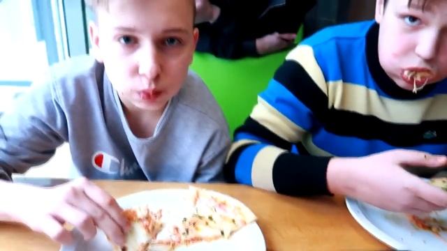 СЪЕЛ ПИЦЦУ И ПОЛУЧИЛ IPHONE XS MAX смотреть онлайн