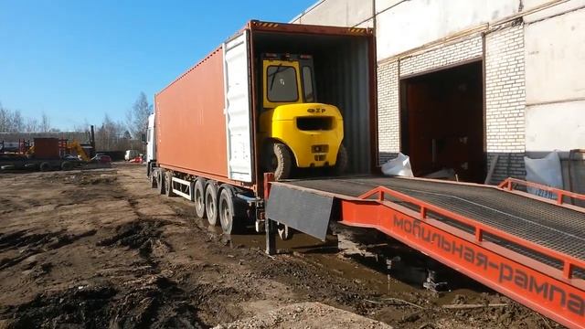 Работа на передвижной эстакаде модели 