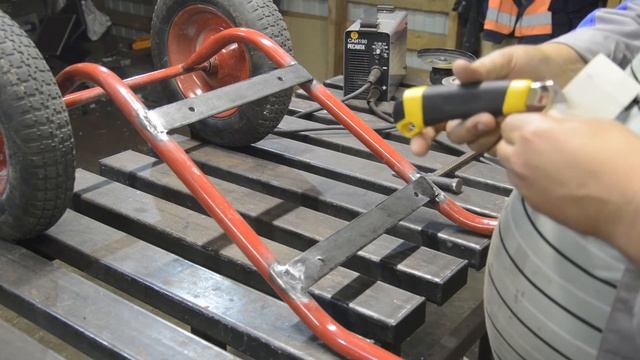 Ремонт и усиление садовой тачки своими руками.