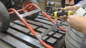 Ремонт и усиление садовой тачки своими руками.