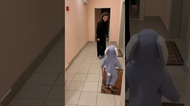 Бабушка дарит Нике новый костюм Льва ? смотреть онлайн