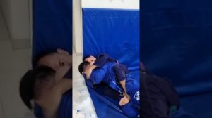 BJJ VS AGGRESSIVE SPARRING #SHORT