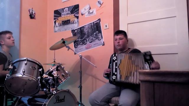Heligonka 2 / Včera jsem byl u muziky / DRNOVSKÁ DVOJKA смотреть онлайн