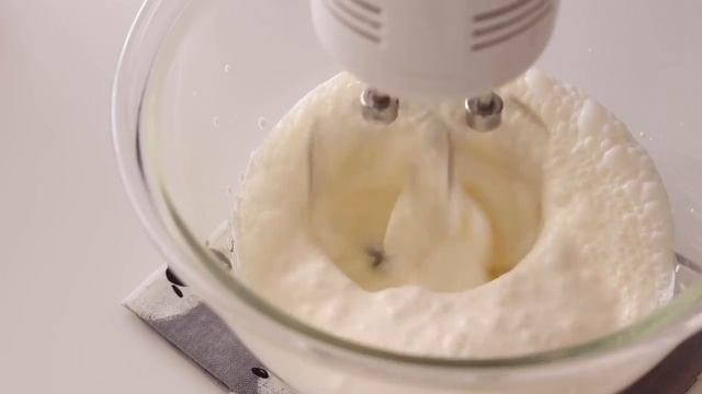 Клубничный чизкейк без выпечки ＊ Без яиц и без духовки смотреть онлайн