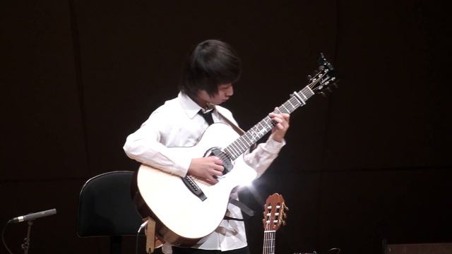 (J.S. Bach) Minuet in Fingerstyle - Sungha Jung смотреть онлайн