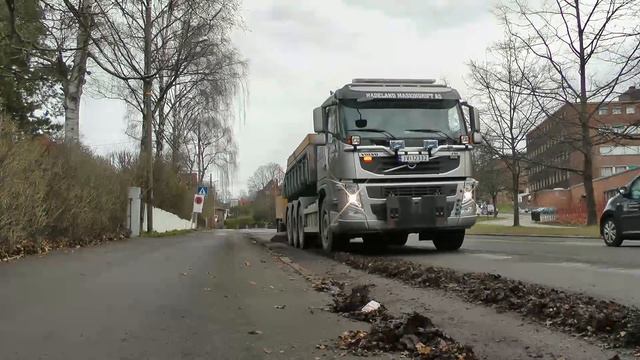 Spring Sweeping - John Deere 5100R, Wille 335B, Volvo FM & Fendt 716 Vario смотреть онлайн