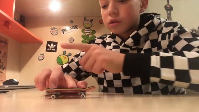 10 простых трюков на фингерборде смотреть онлайн