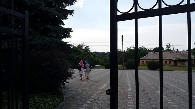 Все оттенки Киева. Свято-Пантелеймоновский Женский Монастырь. Феофания смотреть онлайн