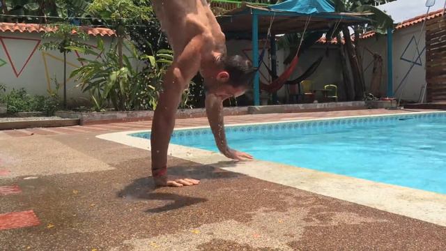Sun + pool = Caragabi Hostel Armenia смотреть онлайн