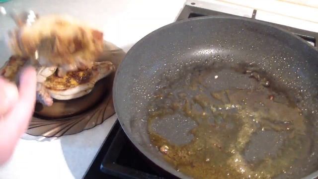 Свиной стейк на кости с молодым картофелем / Pork T-bone steak with young potatoes смотреть онлайн