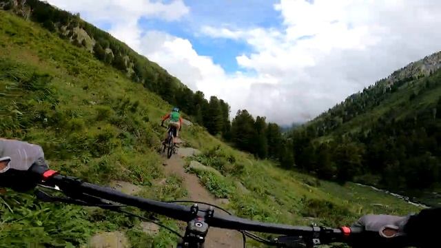 Bashtala lake downhill (Altay MTB)/ Спуск с Башталинского озера смотреть онлайн