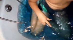 Gelli Baff: купаемся и играем с Gelli Baff кристаллы с треском.