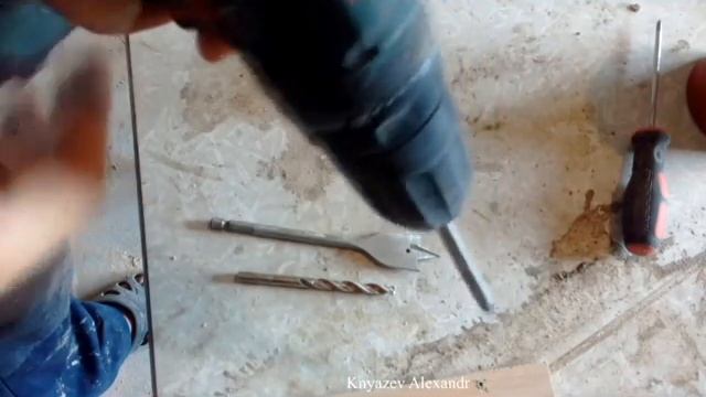 Как правильно вставить биту в шуруповерт? смотреть онлайн