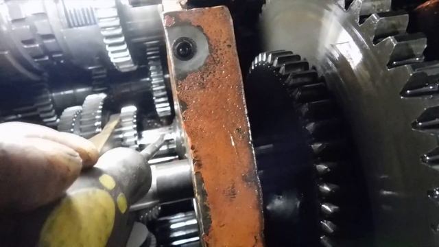 Токарный станок 16к20 устранил поломку в коробке скоростей! смотреть онлайн