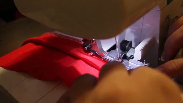 Подшивочный стежок 2,0 мм шов flatlock на оверлоке Brother 4100D смотреть онлайн